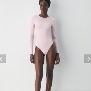 Aritzia Contour Crew Bodysuit Dusty Pink L Long Sleeve